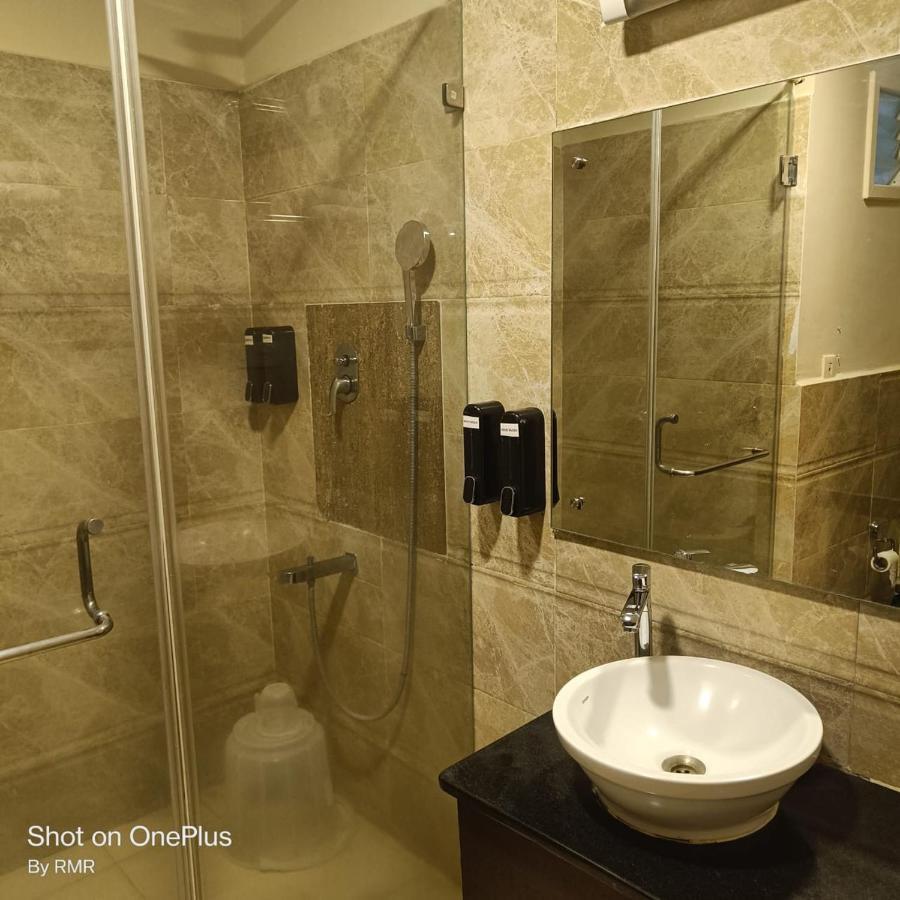 Astra Hotels & Suites Whitefield Near To Nallurahalli Metro Station And Ktpo บังกาลอร์ ภายนอก รูปภาพ