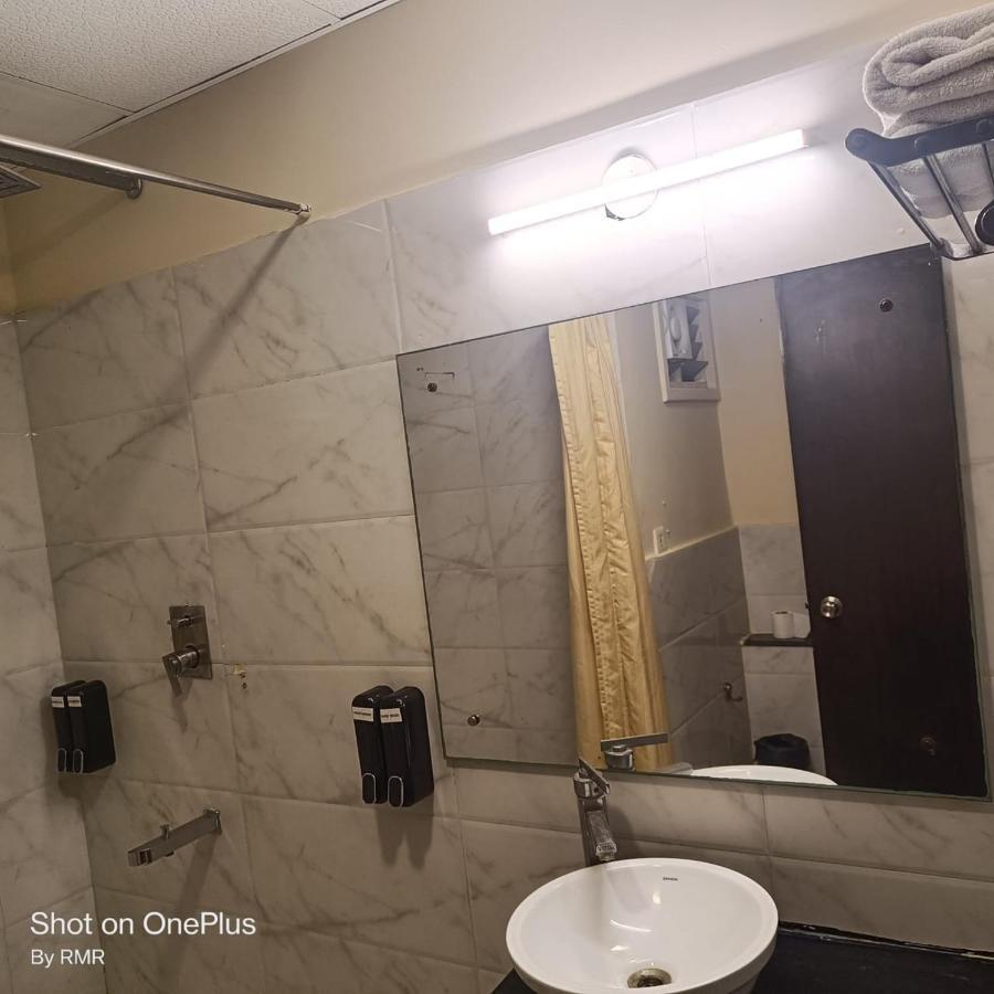 Astra Hotels & Suites Whitefield Near To Nallurahalli Metro Station And Ktpo บังกาลอร์ ภายนอก รูปภาพ