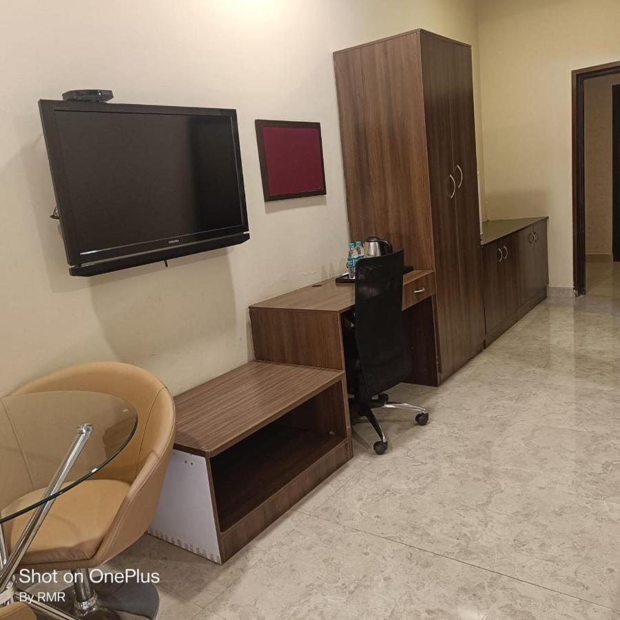 Astra Hotels & Suites Whitefield Near To Nallurahalli Metro Station And Ktpo บังกาลอร์ ภายนอก รูปภาพ