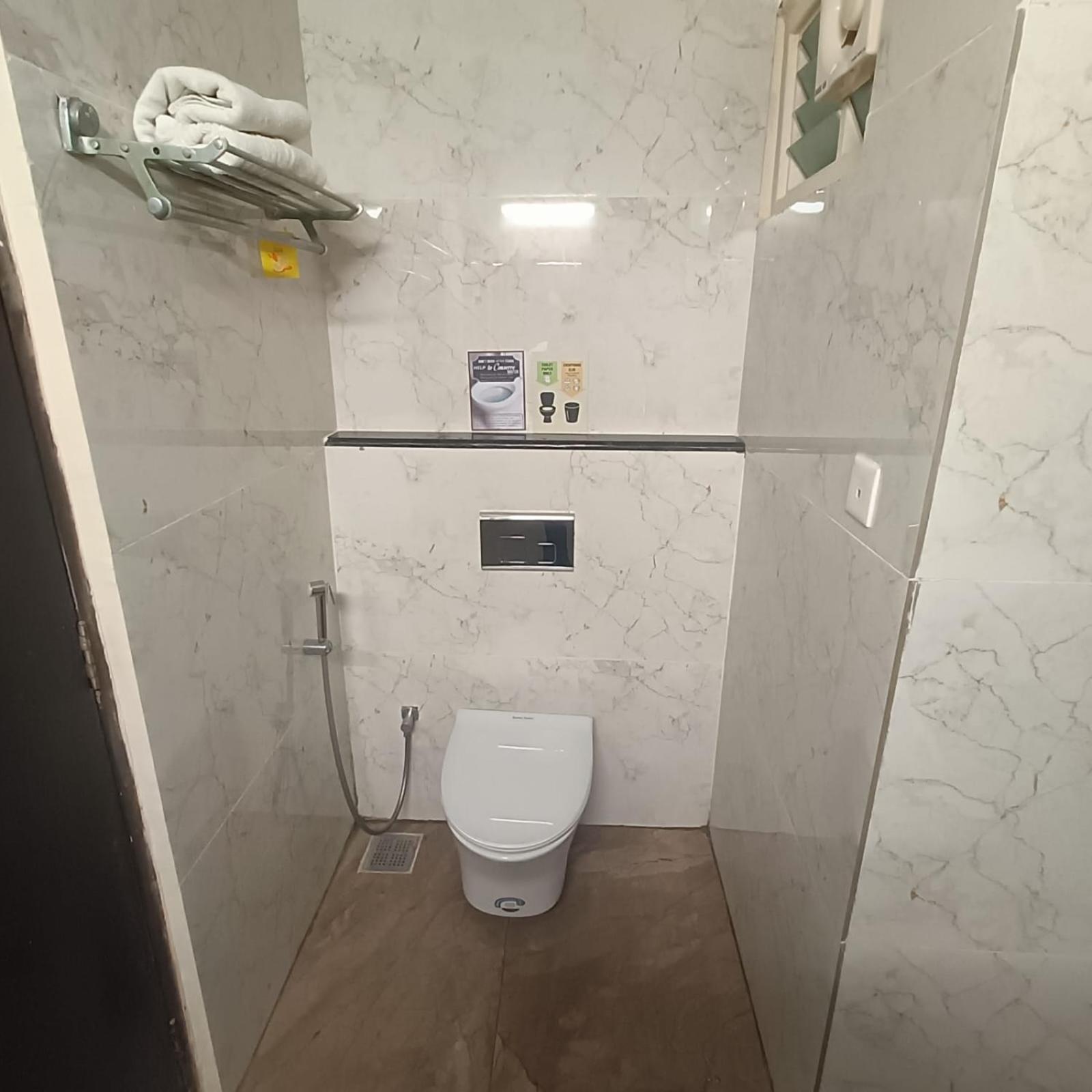 Astra Hotels & Suites Whitefield Near To Nallurahalli Metro Station And Ktpo บังกาลอร์ ภายนอก รูปภาพ