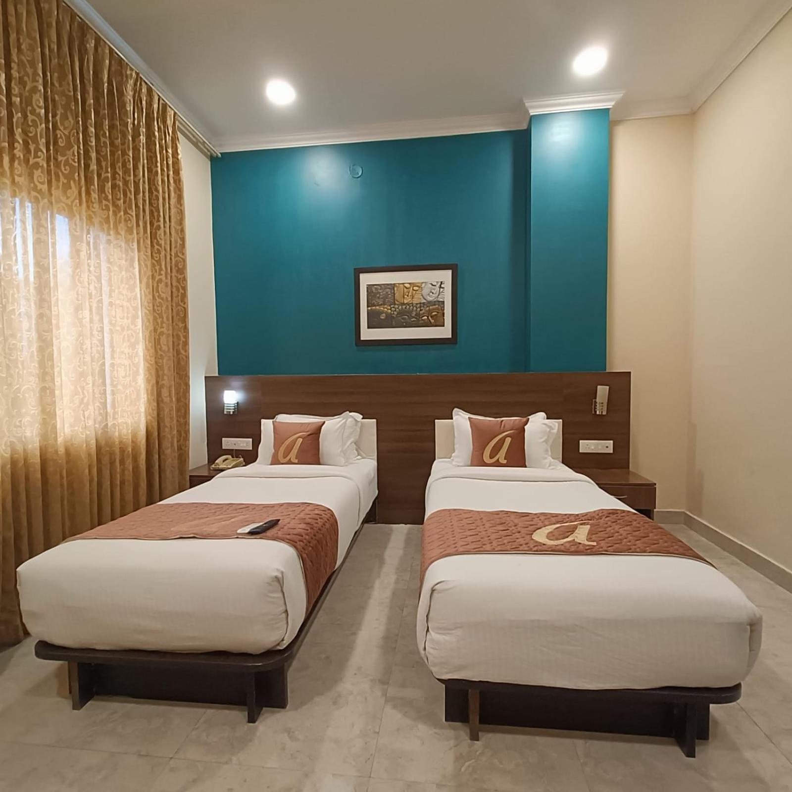 Astra Hotels & Suites Whitefield Near To Nallurahalli Metro Station And Ktpo บังกาลอร์ ภายนอก รูปภาพ