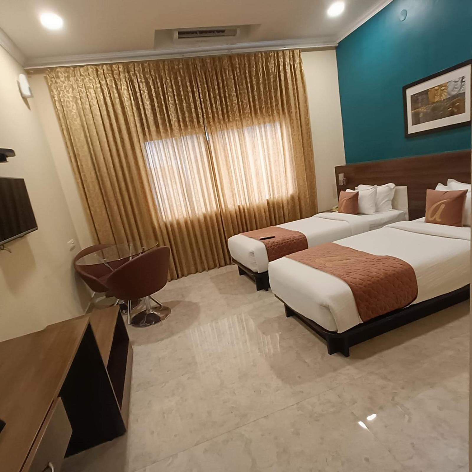 Astra Hotels & Suites Whitefield Near To Nallurahalli Metro Station And Ktpo บังกาลอร์ ภายนอก รูปภาพ